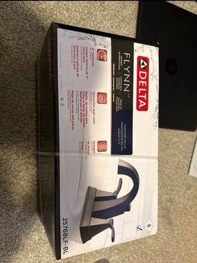 Delta Flynn Faucet Set in Blue and Chrome
